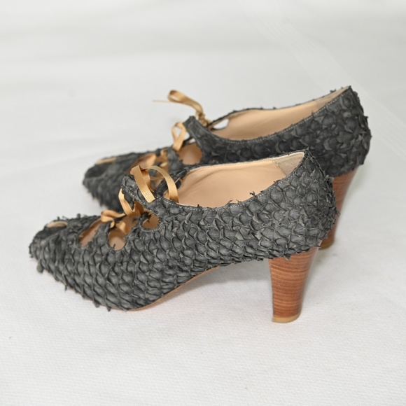 Gwendolyn Carrie Leather Lace Up Heels - Picture 6 of 13